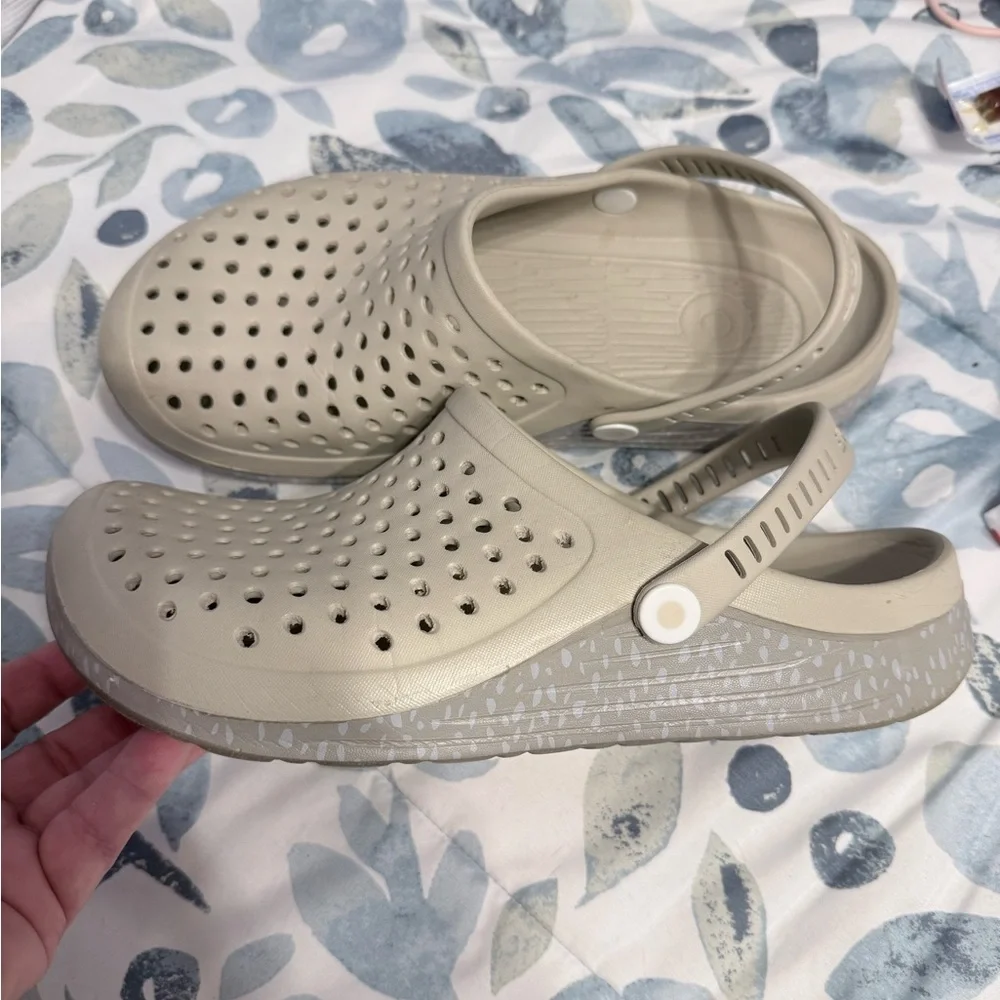 BOGS Beige Slip-On Clogs Unisex